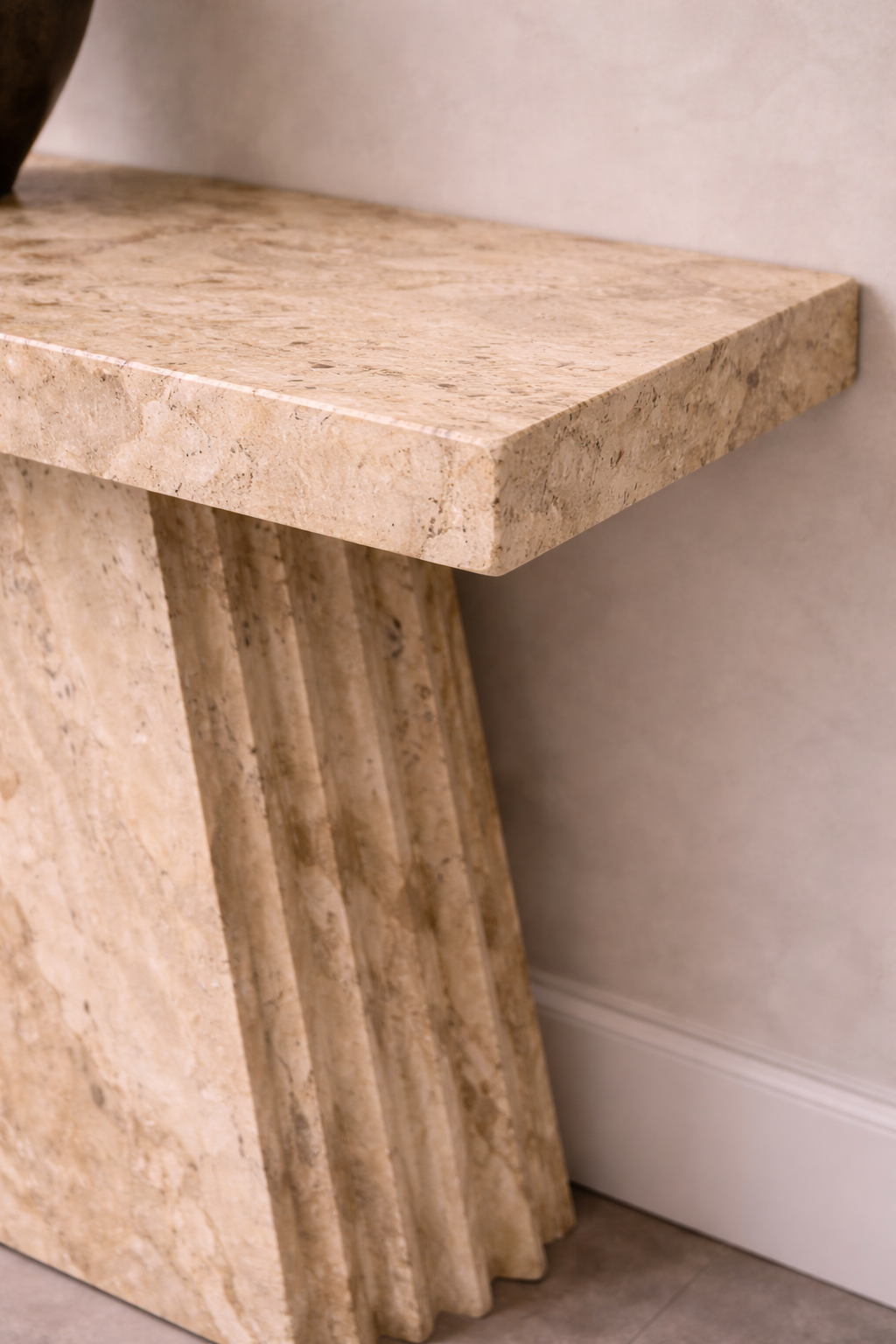 The Travara in Crema Marfil